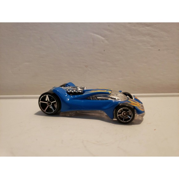 Hot Wheels 2000 Vulture Car, Blue w/Flames 1:64 - Picture 1 of 6